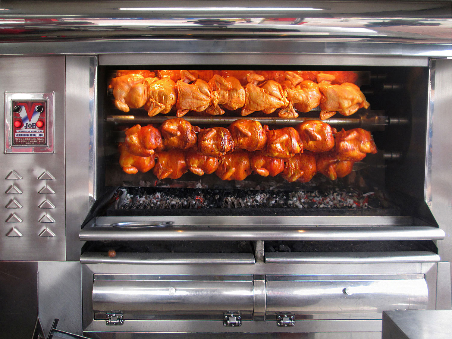 Distribuidor líder en Chile de Asador de Pollos